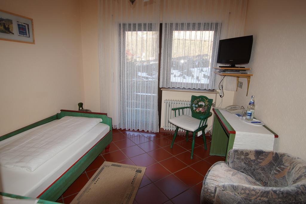 באד פטרסטאל-גריסבאך Hotel Hirsch חדר תמונה