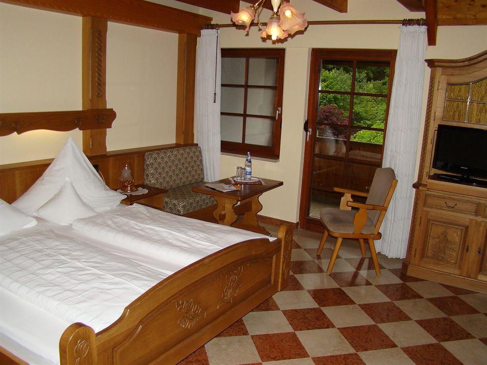 באד פטרסטאל-גריסבאך Hotel Hirsch מראה חיצוני תמונה