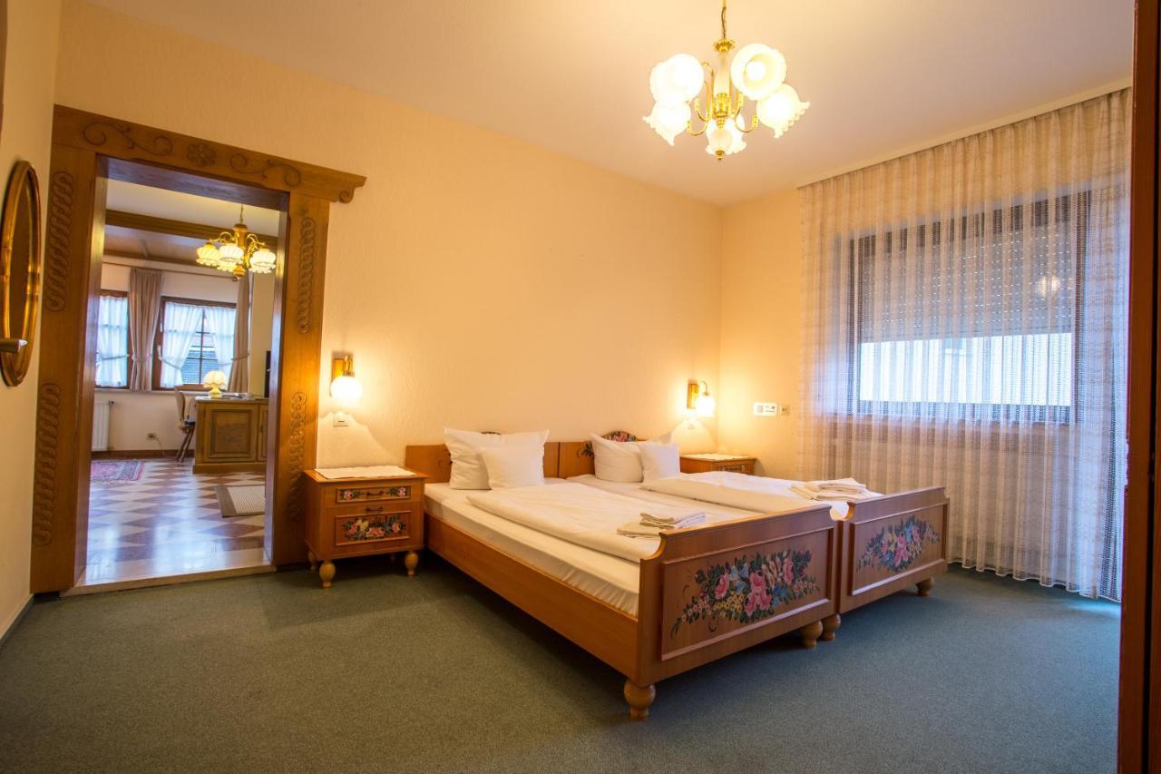באד פטרסטאל-גריסבאך Hotel Hirsch מראה חיצוני תמונה