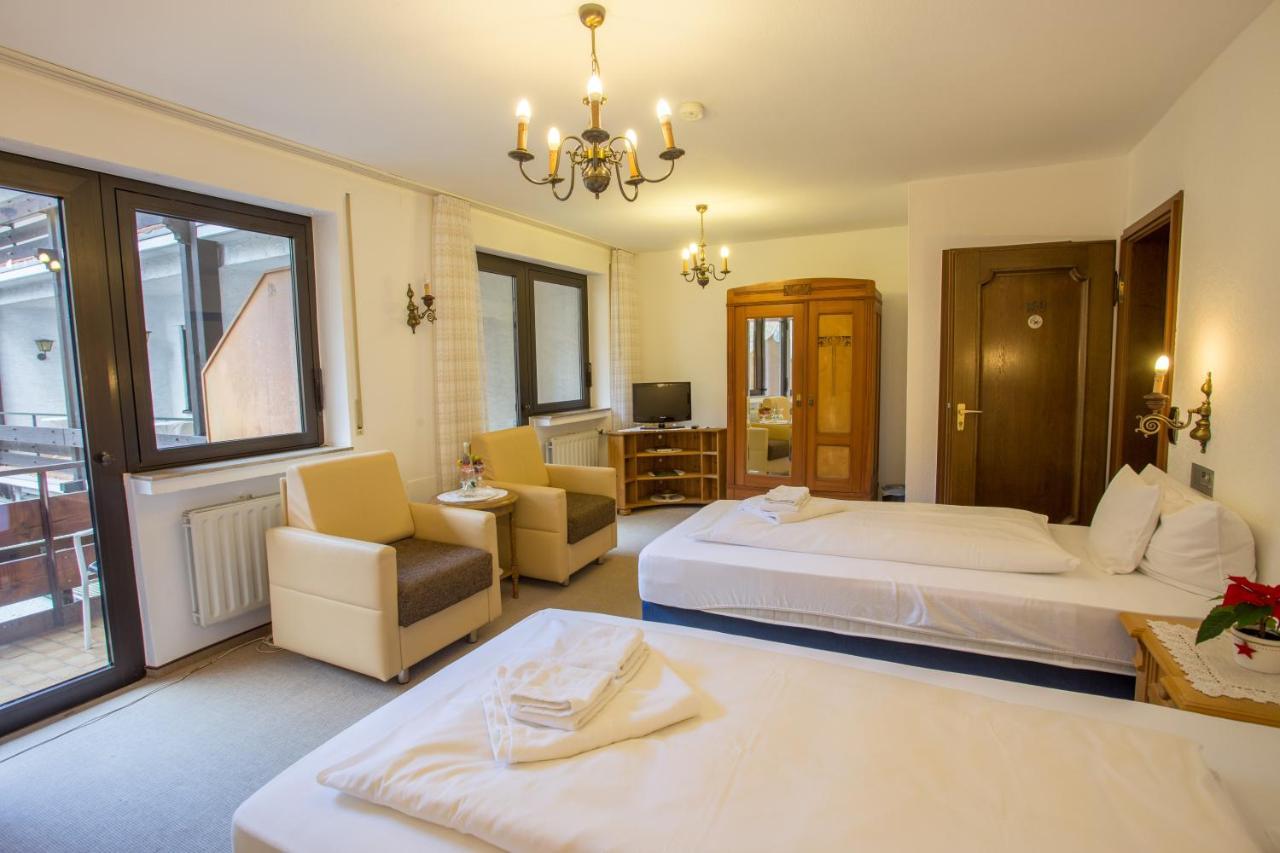 באד פטרסטאל-גריסבאך Hotel Hirsch מראה חיצוני תמונה